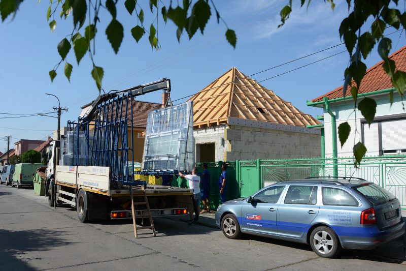 Slovaktual montuje okná v projekte Renovactive