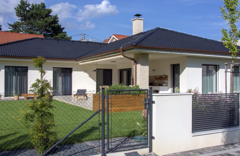 Hliníkové okná a dvere Slovaktual na dome v Bojniciach