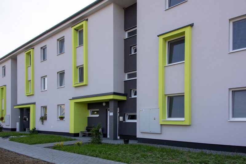 Nájomná bytovka v Pažiti s oknami Slovaktual