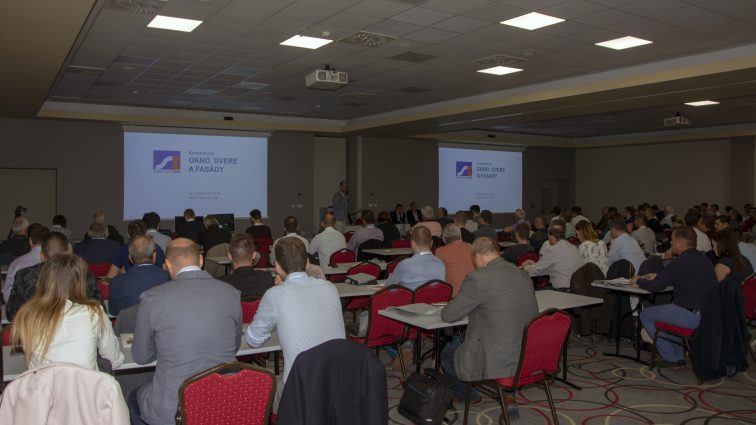 SLOVAKTUAL partnerom 2. ročníka konferencie OKNO, DVERE a FASÁDY