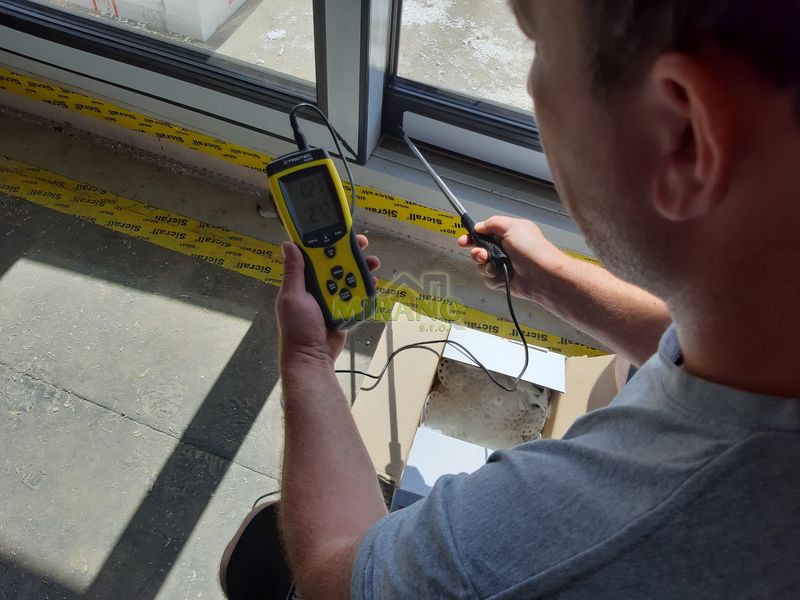 Test vzduchotesnosti budovy: Prečo je dôležitý a ako prebieha
