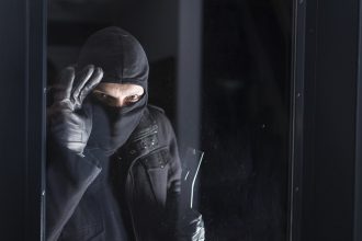 Dva pohledy na bezpečnost oken Dva pohledy na bezpečnost oken